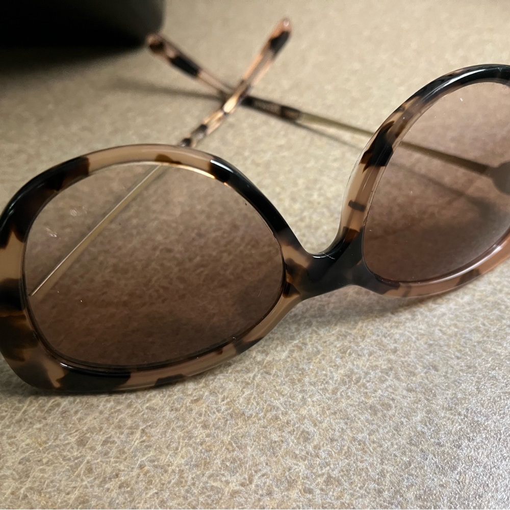 COACH sun glasses - Picture 1 of 5